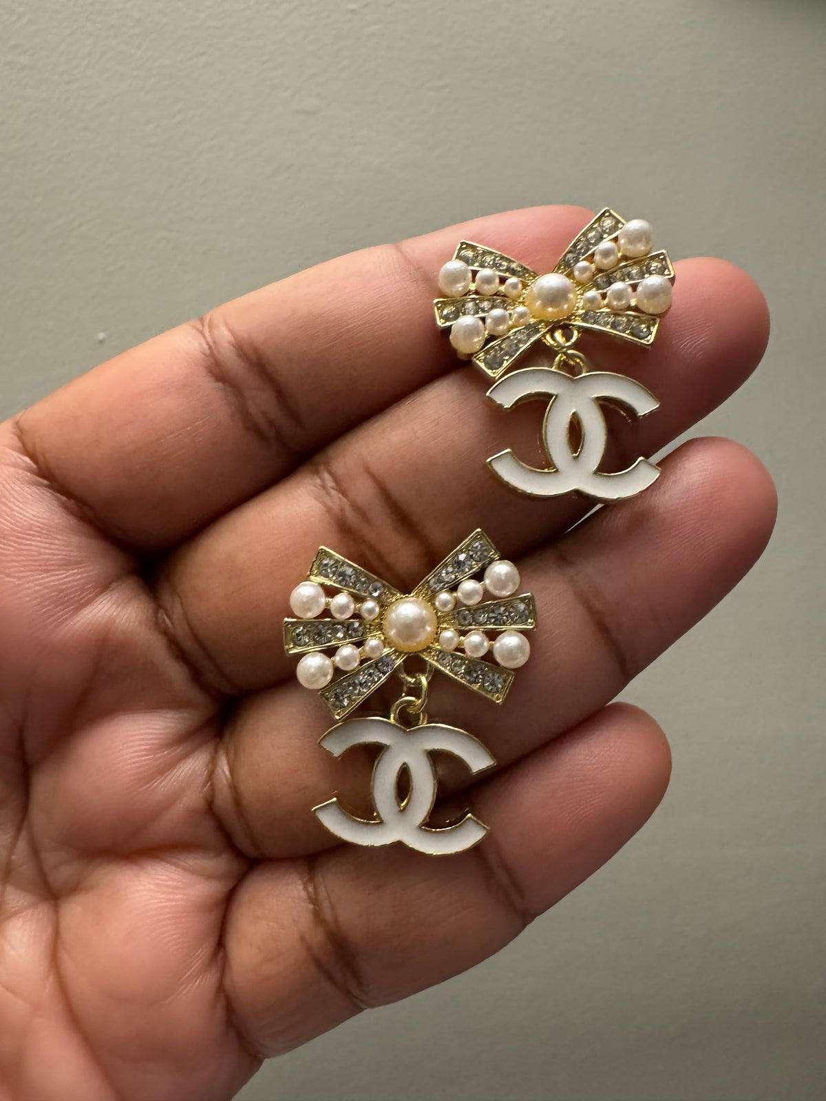 COCO PEARL BOW EARRINGS